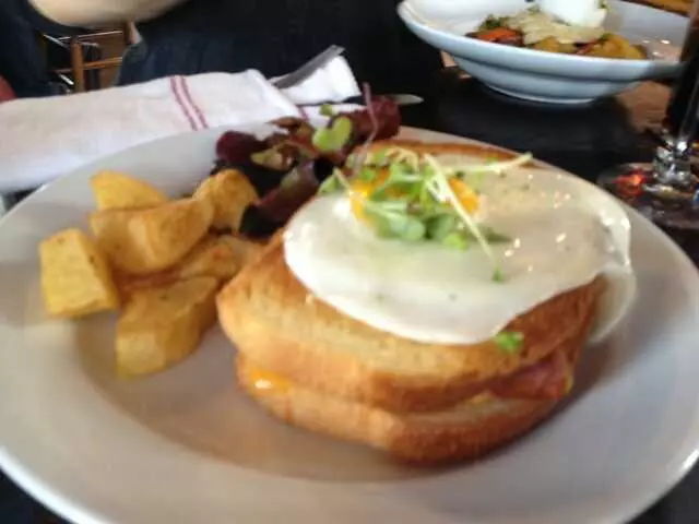 Genessee Royale Bistro