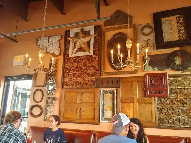Genessee Royale Bistro
