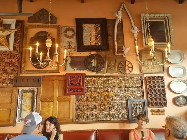 Genessee Royale Bistro