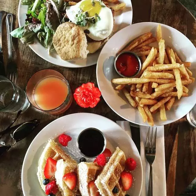 Genessee Royale Bistro
