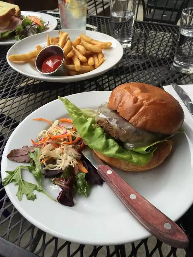 Genessee Royale Bistro