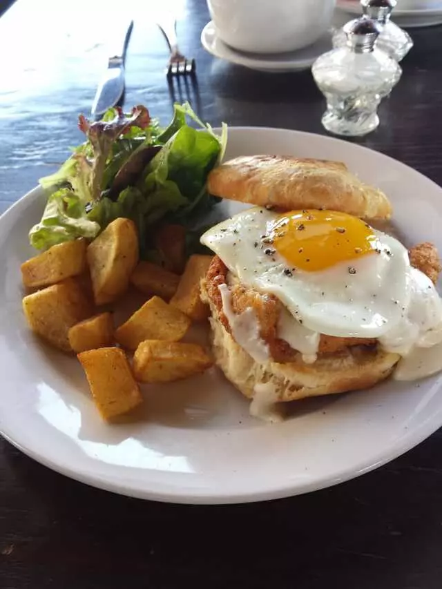 Genessee Royale Bistro