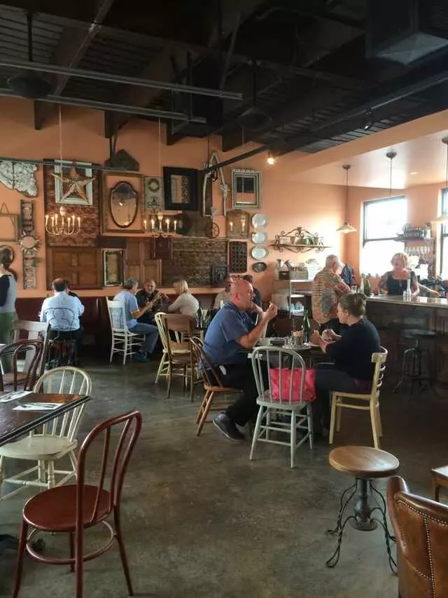 Genessee Royale Bistro
