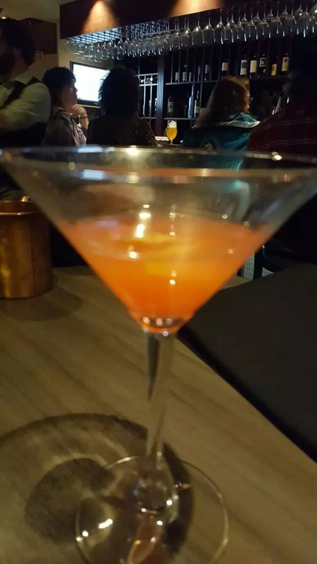 Avenues Bistro