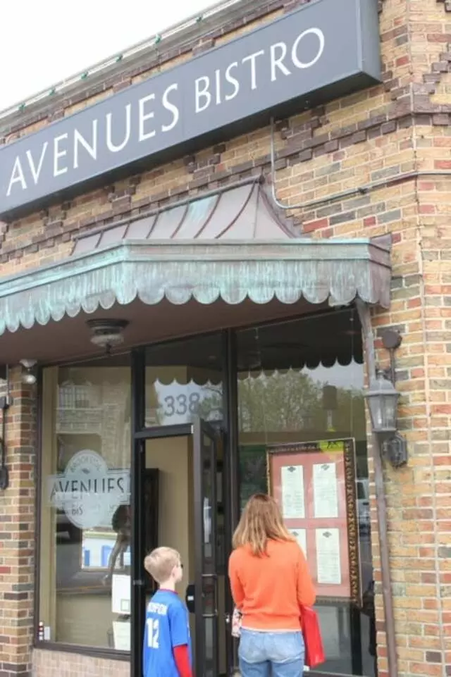 Avenues Bistro