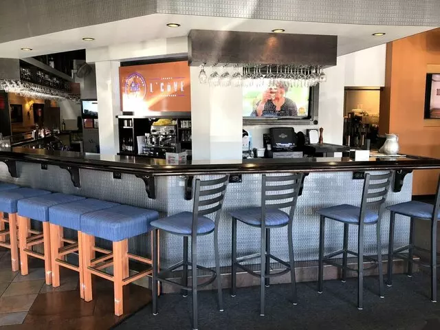 Avenues Bistro