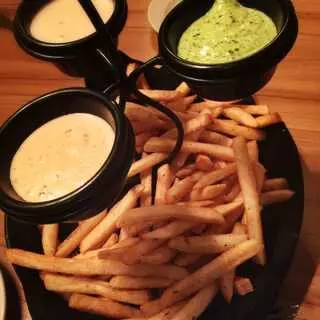 Avenues Bistro