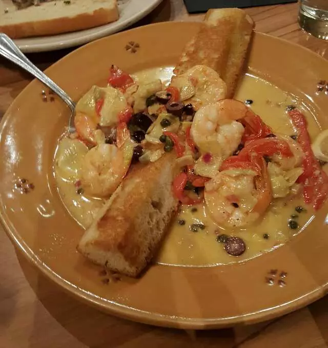 Avenues Bistro