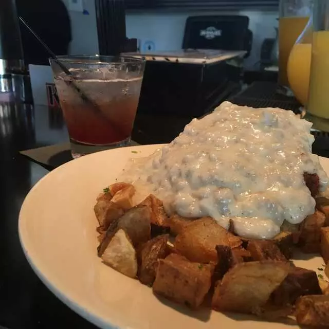 Avenues Bistro