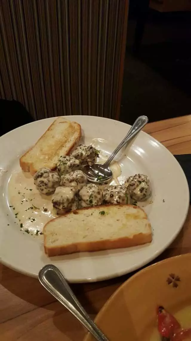 Avenues Bistro