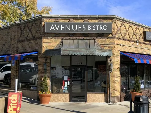 Avenues Bistro