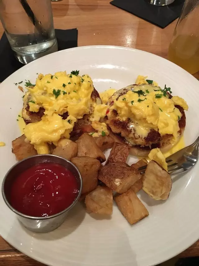 Avenues Bistro