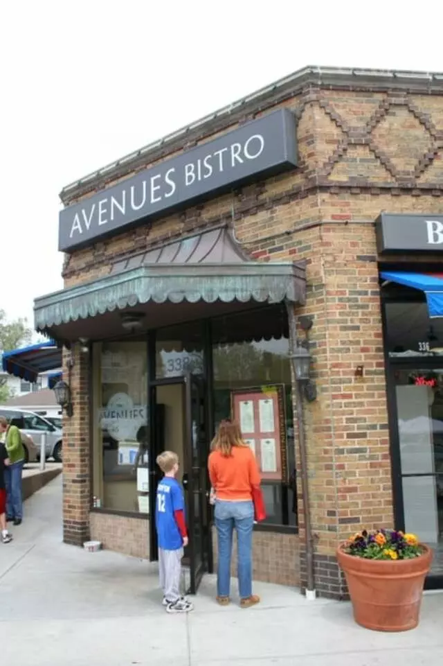 Avenues Bistro
