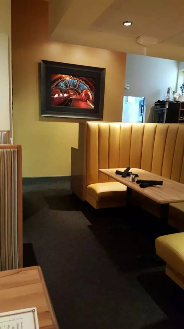 Avenues Bistro