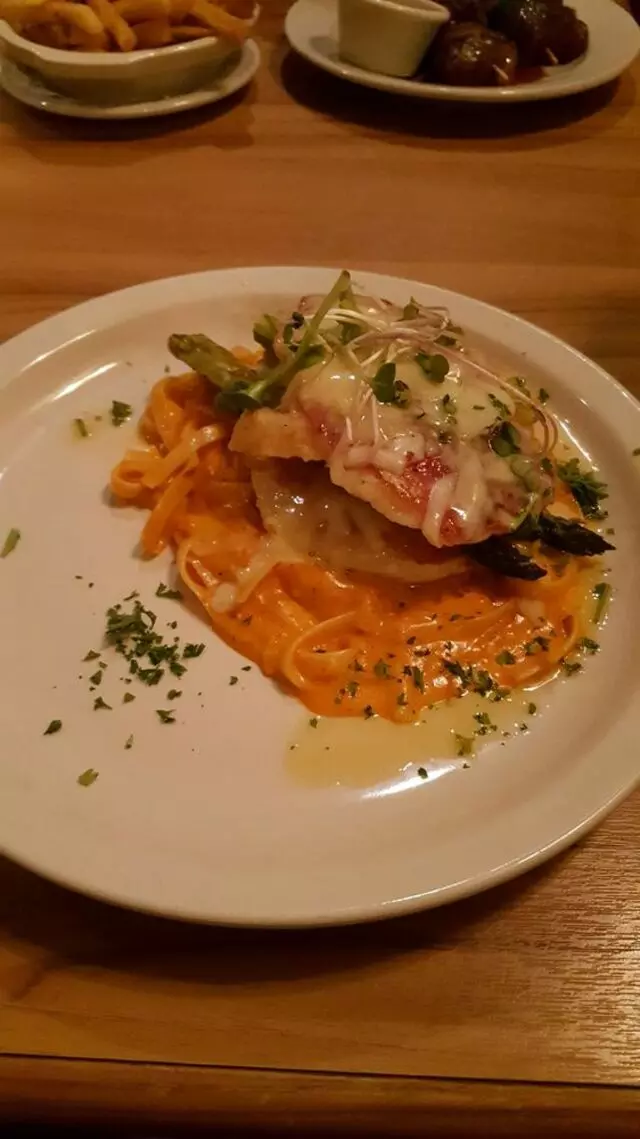Avenues Bistro