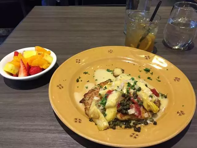 Avenues Bistro