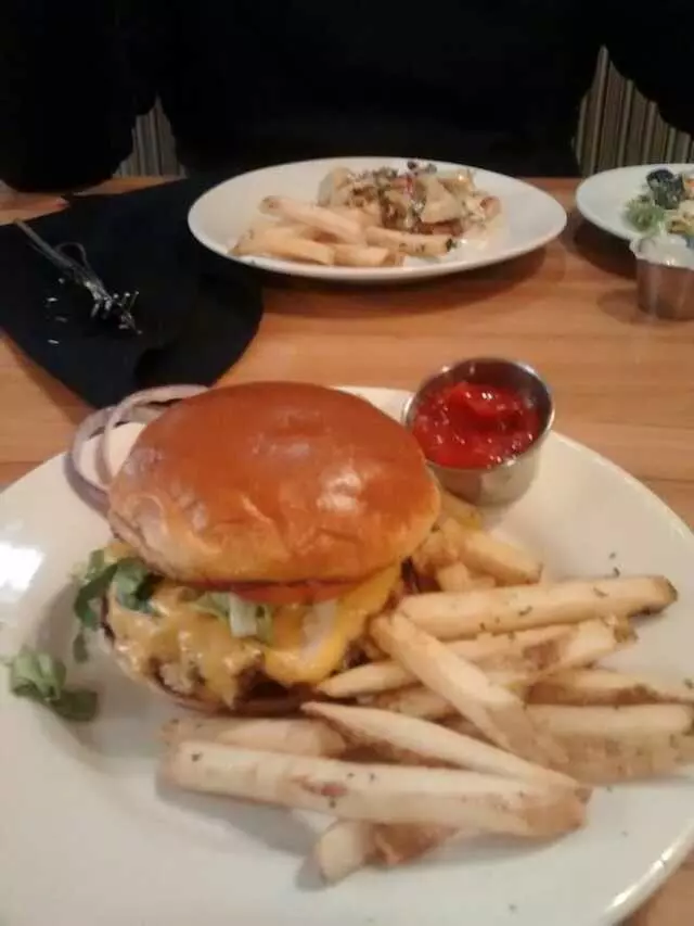 Avenues Bistro