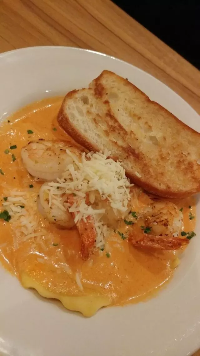 Avenues Bistro