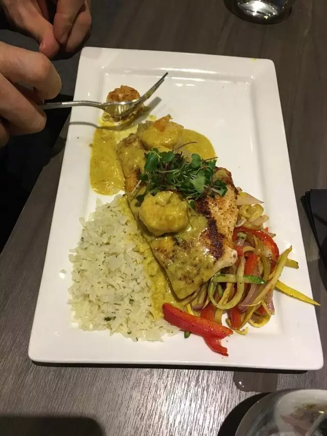 Avenues Bistro