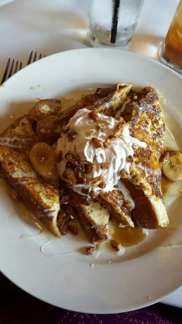 Avenues Bistro