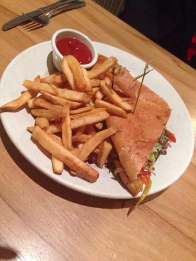 Avenues Bistro