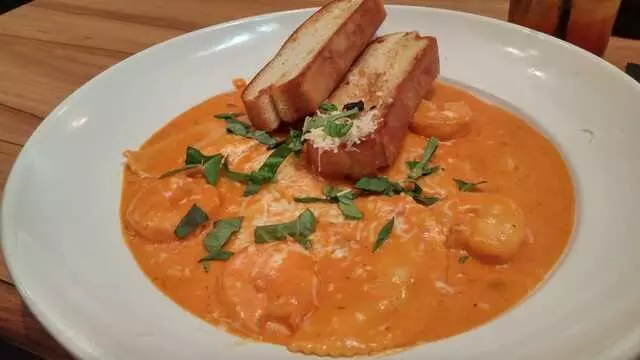 Avenues Bistro