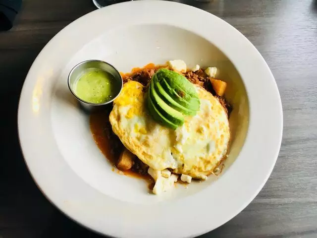 Avenues Bistro
