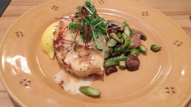 Avenues Bistro