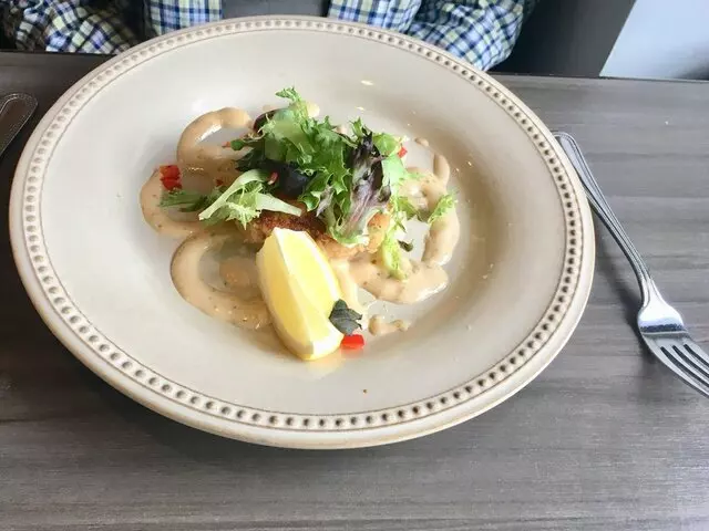 Avenues Bistro