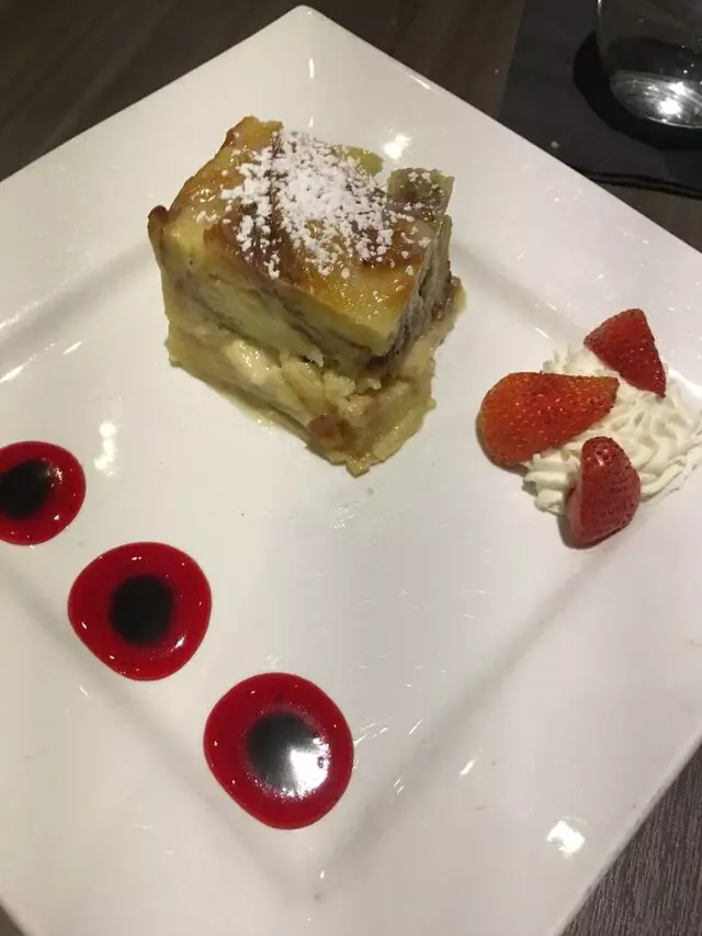 Avenues Bistro