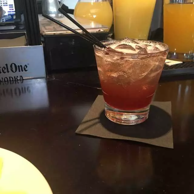 Avenues Bistro