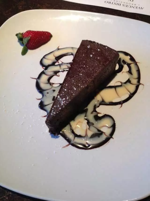 Avenues Bistro