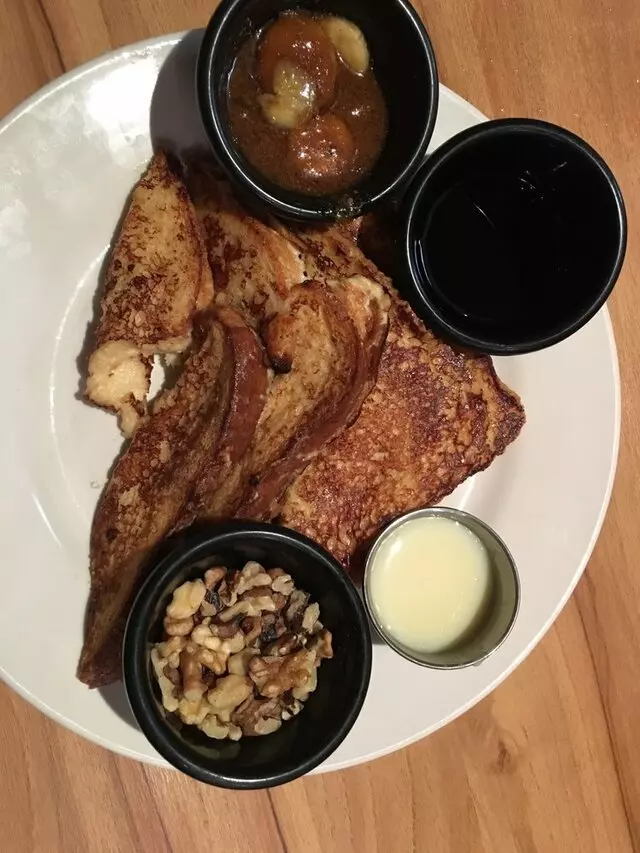 Avenues Bistro
