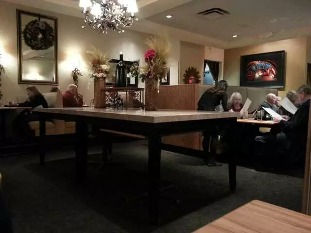 Avenues Bistro