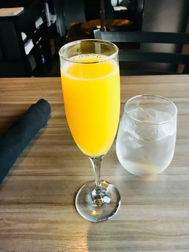Avenues Bistro