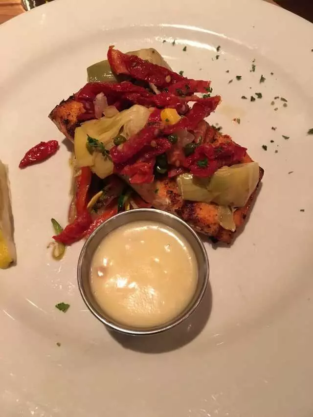 Avenues Bistro