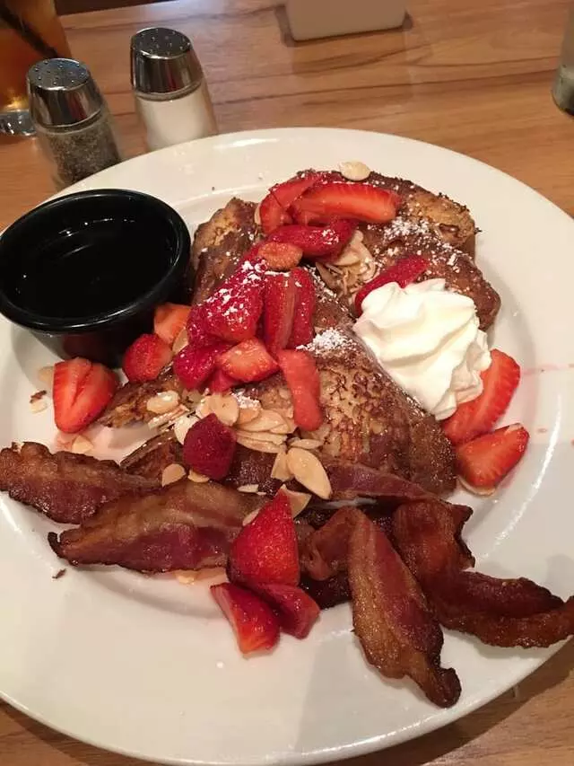 Avenues Bistro
