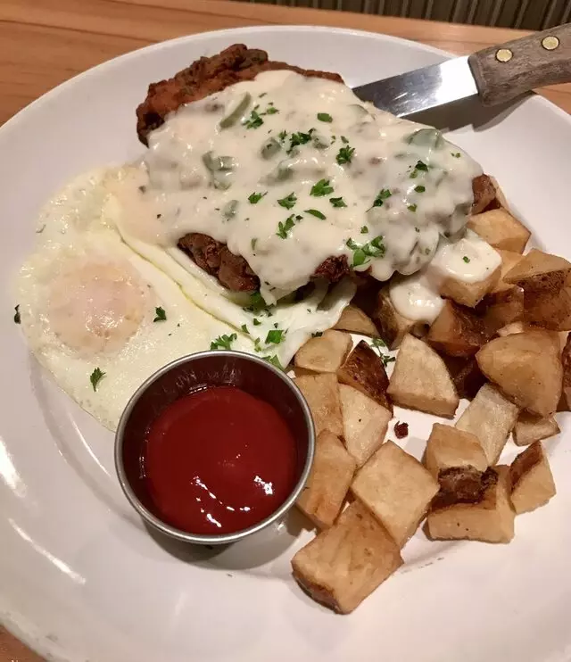 Avenues Bistro