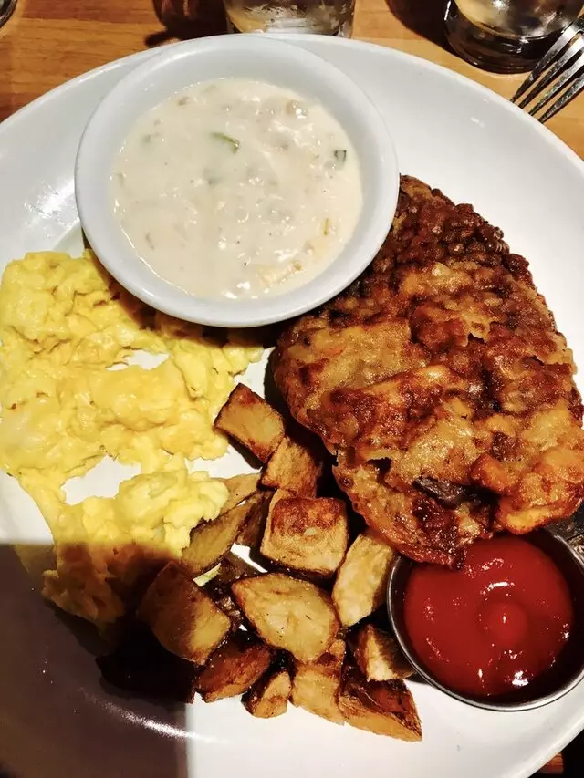 Avenues Bistro