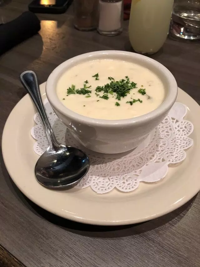Avenues Bistro