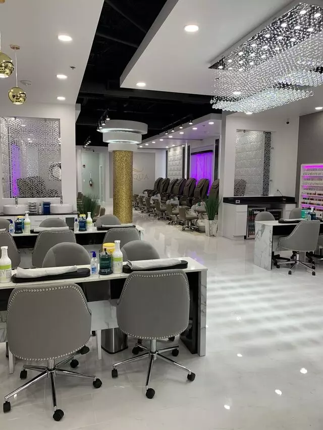 L&apos;acqua Nails and Lashes