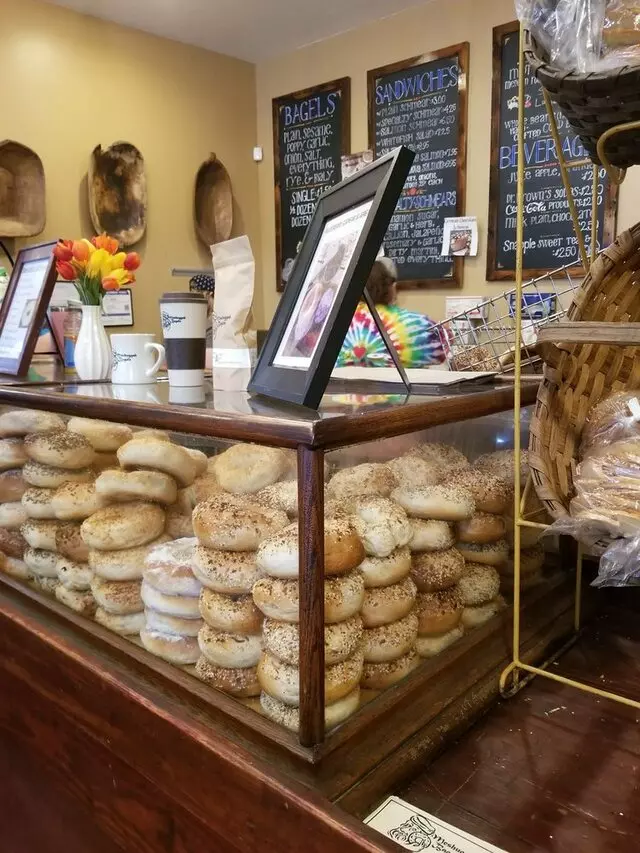 Meshuggah Bagels