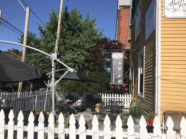 Mud Pie Vegan Bakery & Coffeehouse