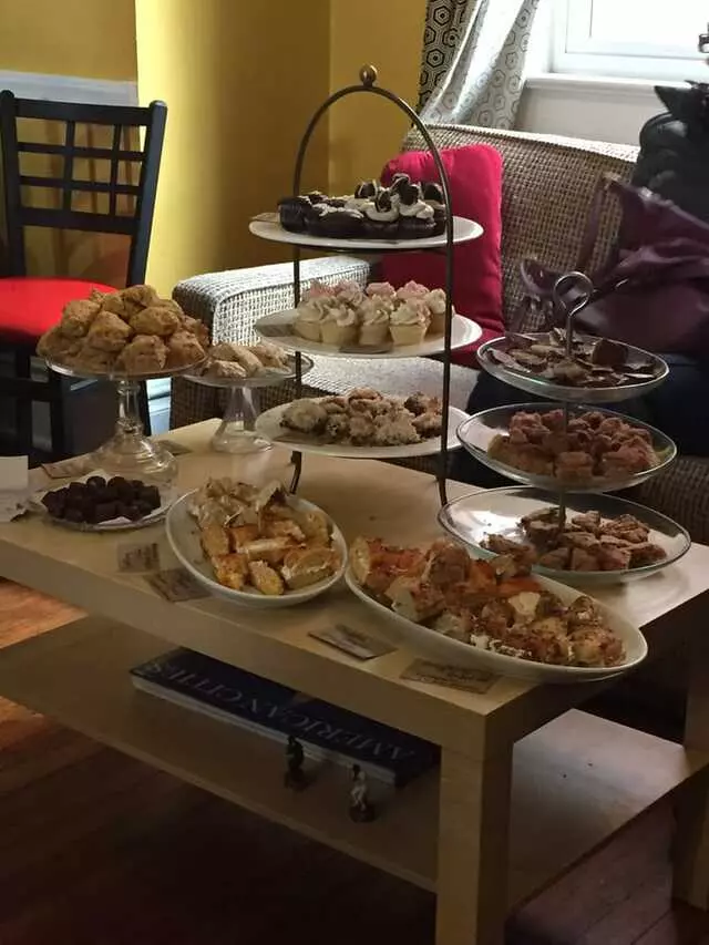Mud Pie Vegan Bakery & Coffeehouse