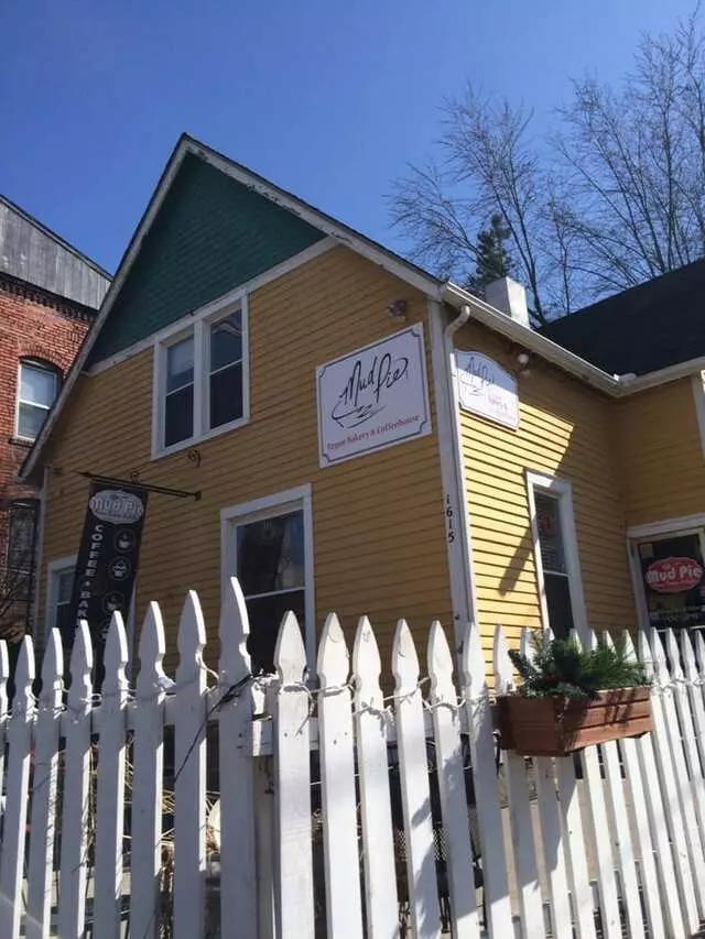 Mud Pie Vegan Bakery & Coffeehouse