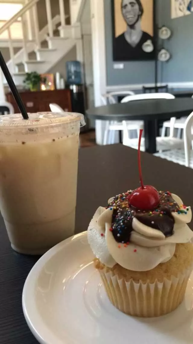 Mud Pie Vegan Bakery & Coffeehouse