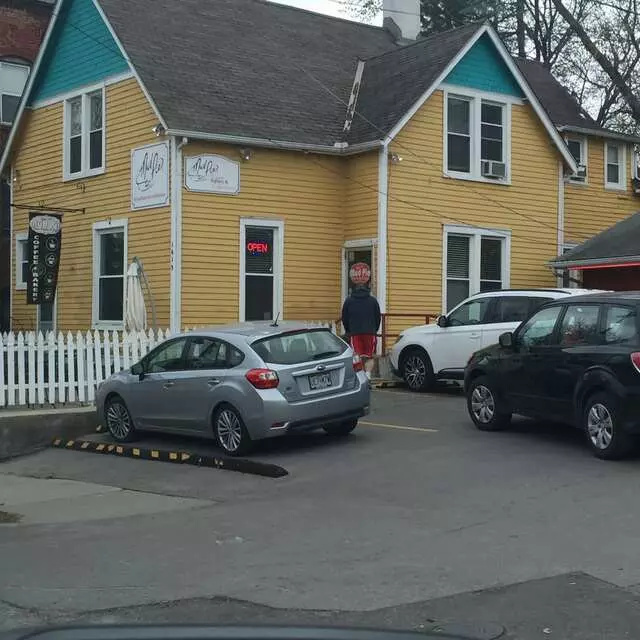 Mud Pie Vegan Bakery & Coffeehouse