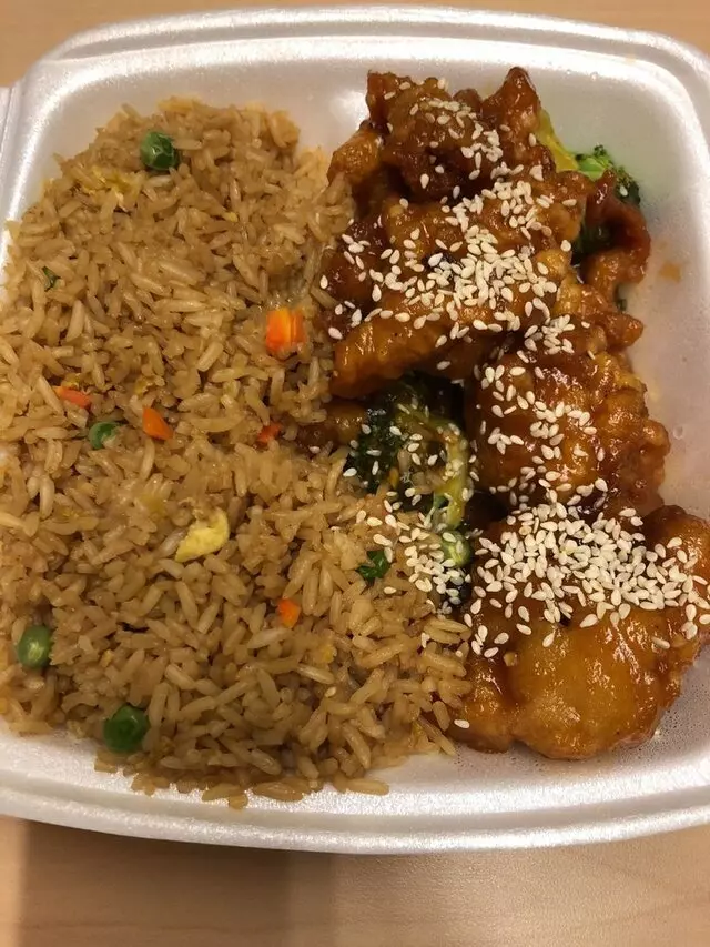 Lucky Dragon Chinese Restaurant