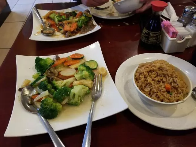 Lucky Dragon Chinese Restaurant