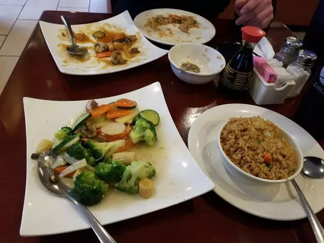 Lucky Dragon Chinese Restaurant